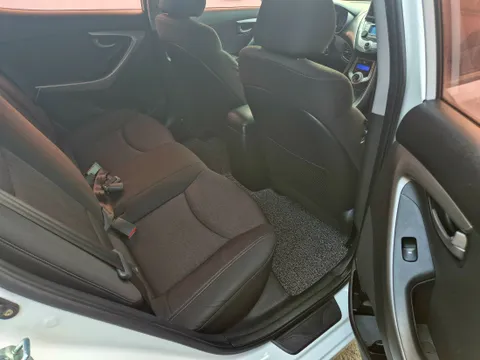 Hyundai Elantra (Avante)