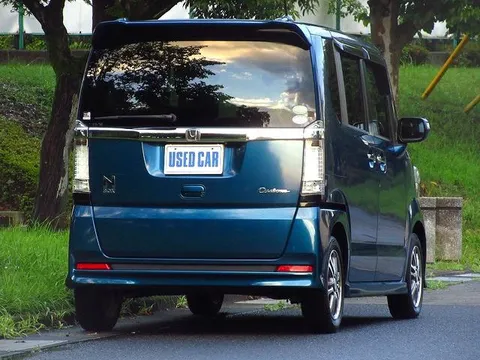 Honda N-BOX Custom