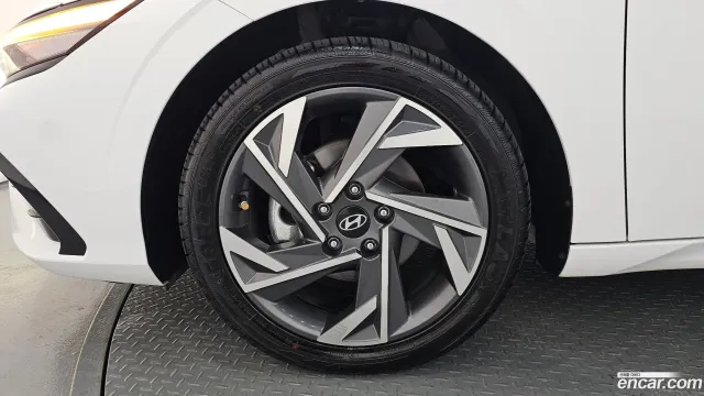 Hyundai Elantra (Avante)