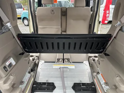 Honda N-BOX Plus