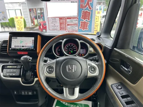 Honda N-BOX Slash