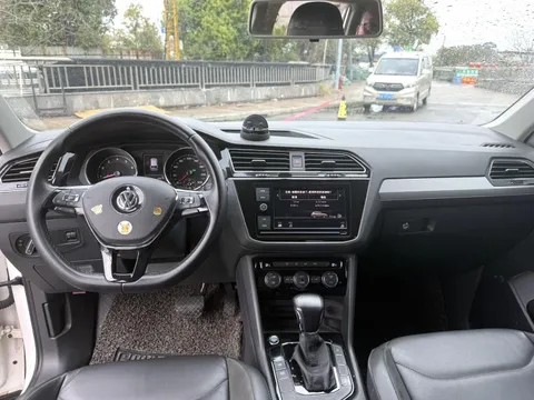 Volkswagen Tiguan L