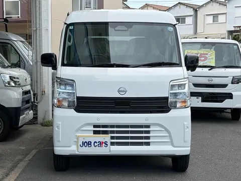 Nissan Clipper Van