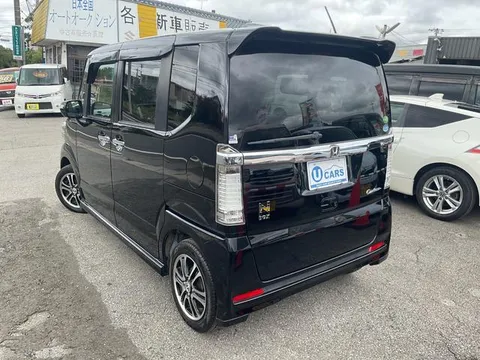 Honda N-BOX Custom