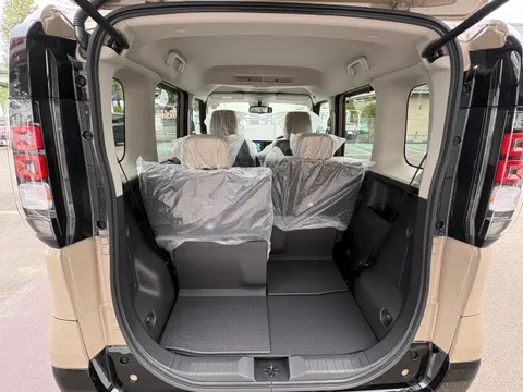 Mitsubishi Delica Mini
