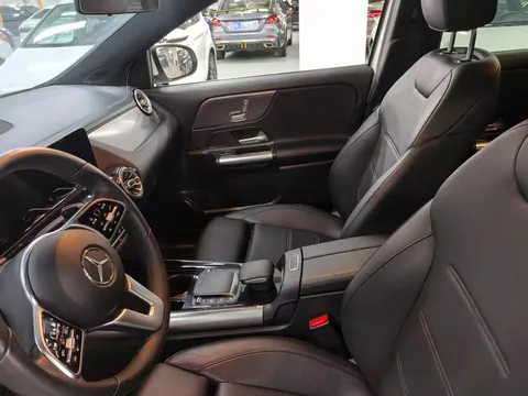 Mercedes-Benz Mercedes-Benz GLA
