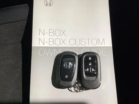 Honda N-BOX Custom