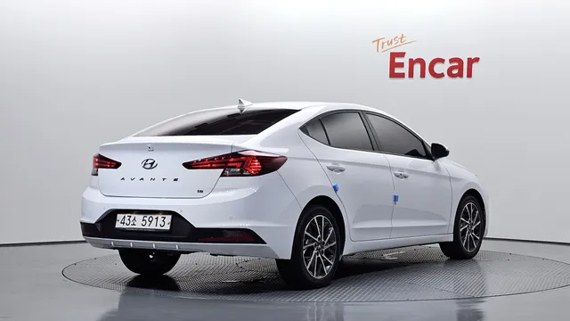 Hyundai Elantra (Avante)