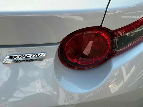 Mazda MX-5 (Roadster)