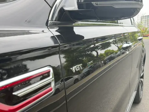 Hongqi HS7