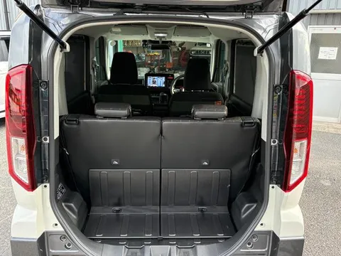 Suzuki Spacia Gear