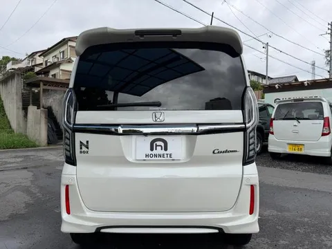 Honda N-BOX Custom