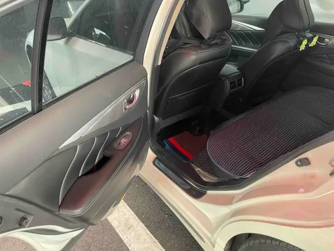 Infiniti Q50L