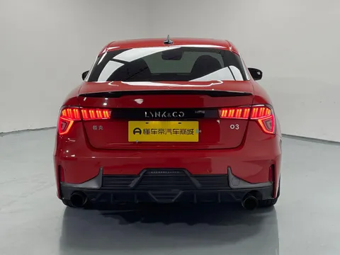 Lynk & Co 03