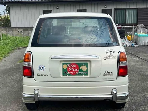 Daihatsu Mira Gino