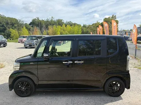 Honda N-BOX Custom