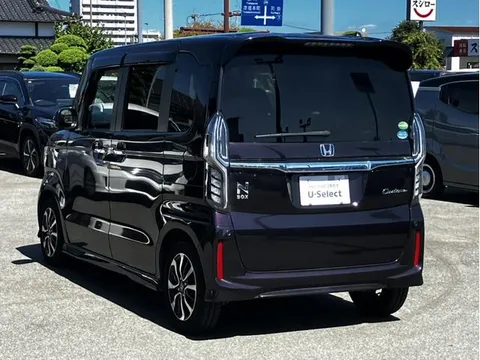 Honda N-BOX Custom