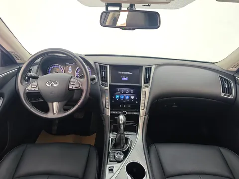 Infiniti Q50L