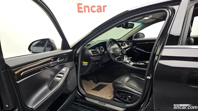 Genesis G90 (EQ900)