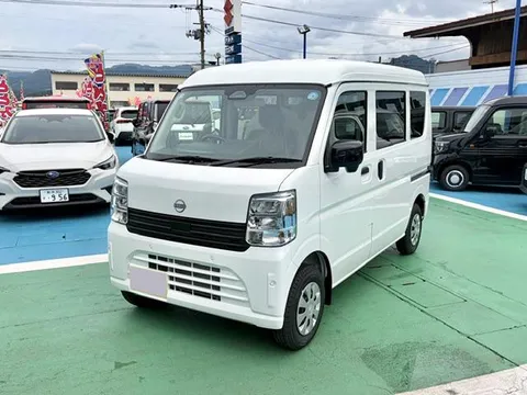 Nissan Clipper Van