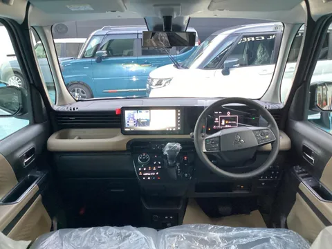 Mitsubishi Delica Mini