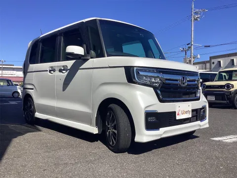 Honda N-BOX Custom