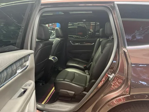 Cadillac XT6