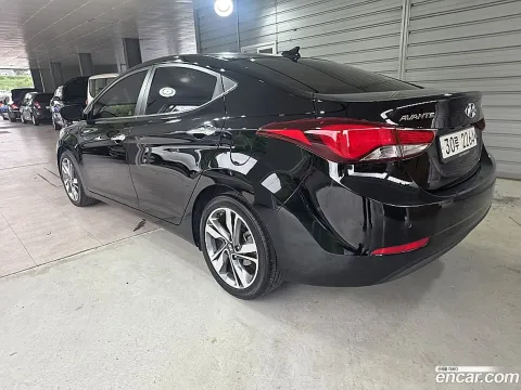 Hyundai Elantra (Avante)