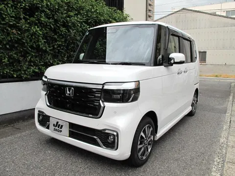 Honda N-BOX Custom