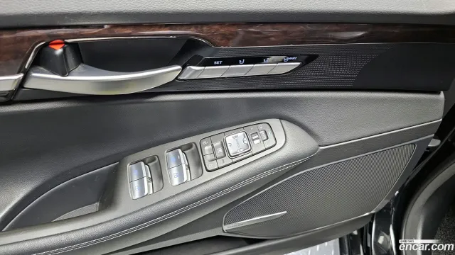 Genesis G90 (EQ900)
