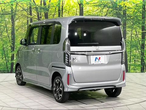 Honda N-BOX Custom