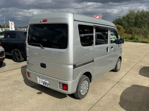 Mitsubishi Minicab Van