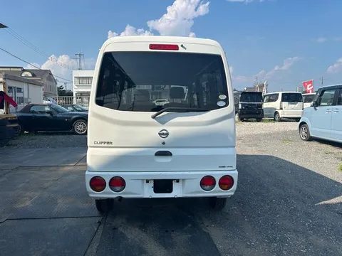 Nissan Clipper Van