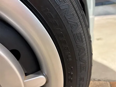 Daihatsu Mira Tocot