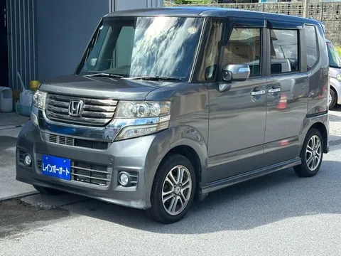 Honda N-BOX Custom