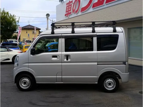 Nissan Clipper Van