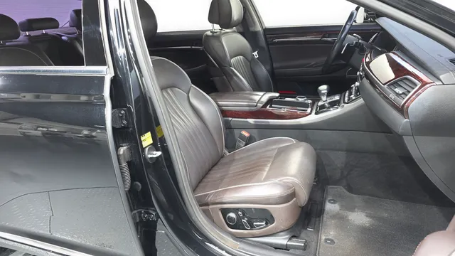 Genesis G90 (EQ900)