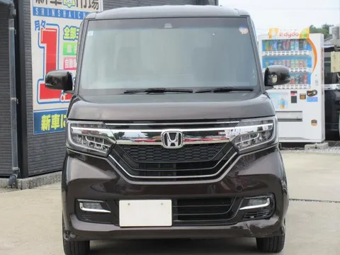 Honda N-BOX Custom