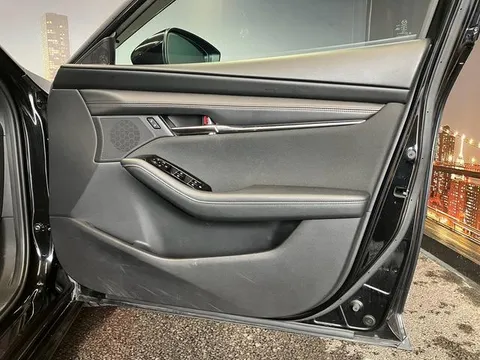 Mazda MAZDA3 Sedan