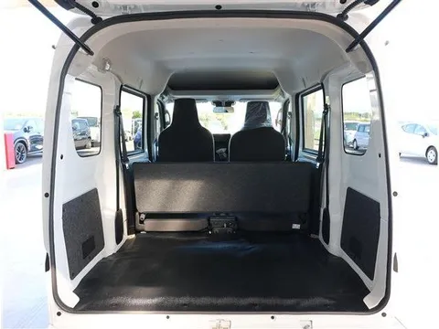 Nissan Clipper Van