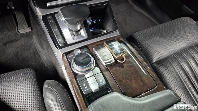Genesis G90 (EQ900)