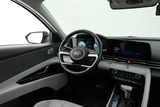 Hyundai Elantra (Avante)