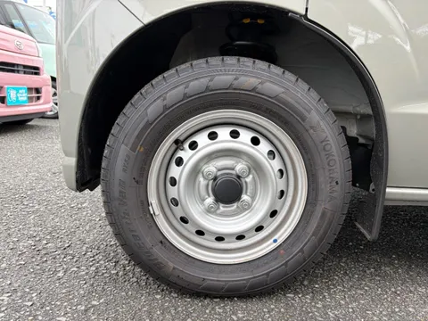Nissan Clipper Van