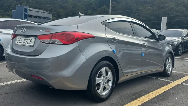 Hyundai Elantra (Avante)
