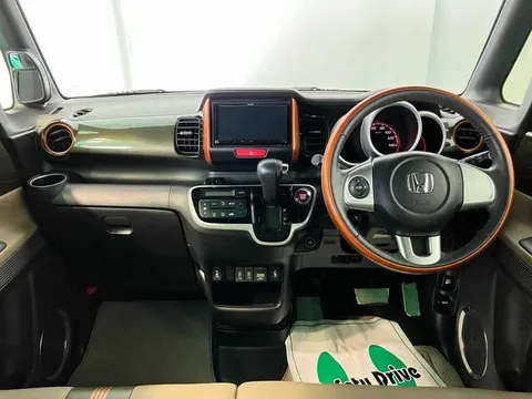 Honda N-BOX Slash