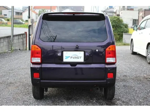 Daihatsu Naked
