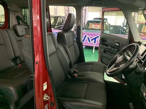 Suzuki Spacia Custom