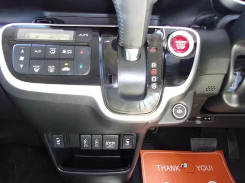 Honda N-BOX Slash