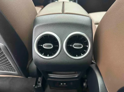 Mercedes-Benz Mercedes-Benz GLB