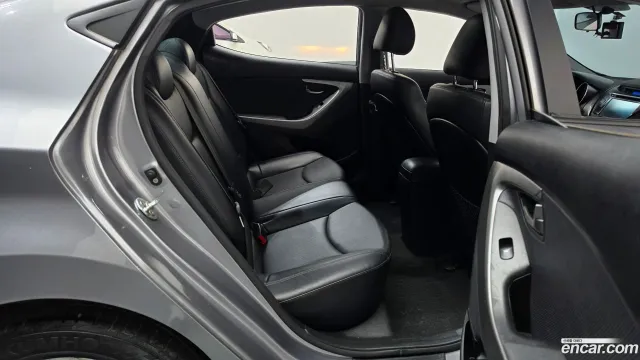 Hyundai Elantra (Avante)
